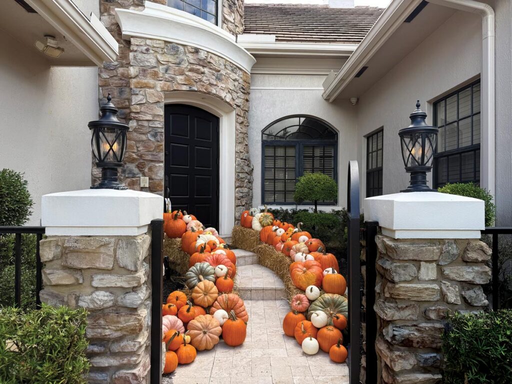 Pumpkin-perfect fall décor can be delivered right to your door by South Florida Pumpkin Delivery